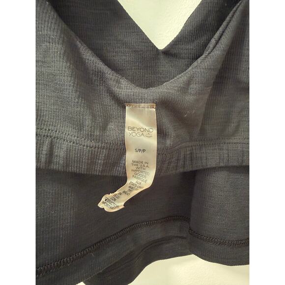 Beyond Yoga Heather Rib Fresh Cut Cropped Tank Size S Black Heather - Picture 4 of 4